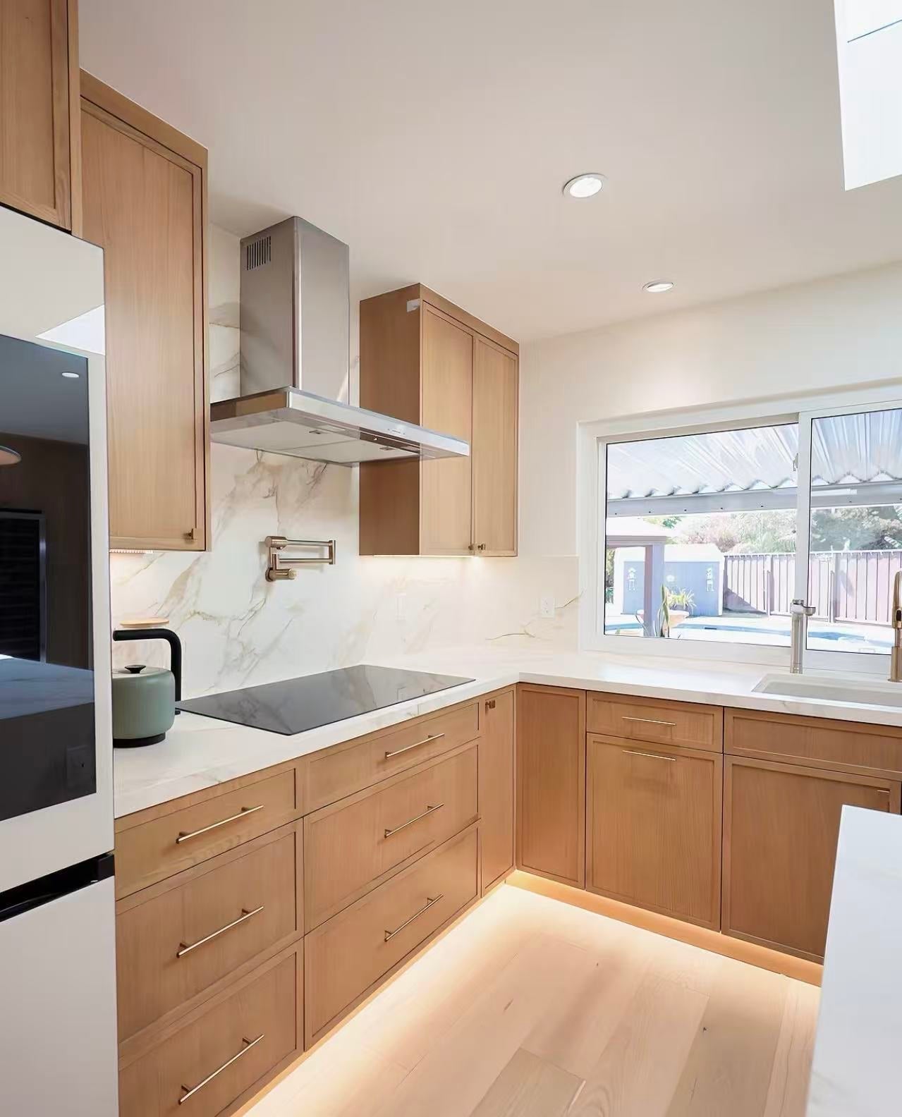 Slim White Oak - TQ CABINETRY